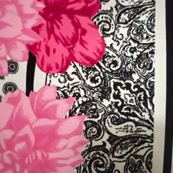 Ricki’s Floral top - Picture 5 of 6